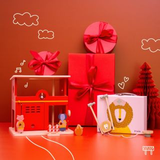 Děkujeme, že jste byli celý rok s námi. Jsme rádi, že jsme mohli dělat radost vám a vašim dětem. Přejeme vám krásné Vánoce...